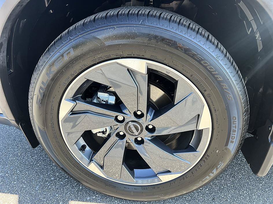 Certified Used 2025 Gun Metallic Nissan SV image 9