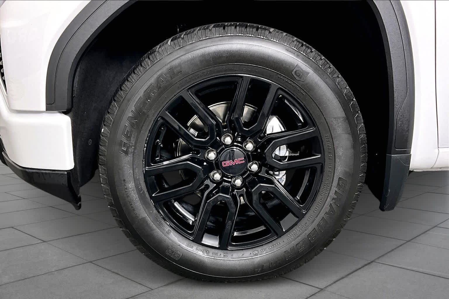 Used 2023 Summit White GMC Elevation image 12
