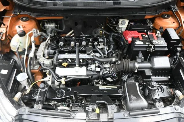 Used 2022 Orange Nissan SV image 28