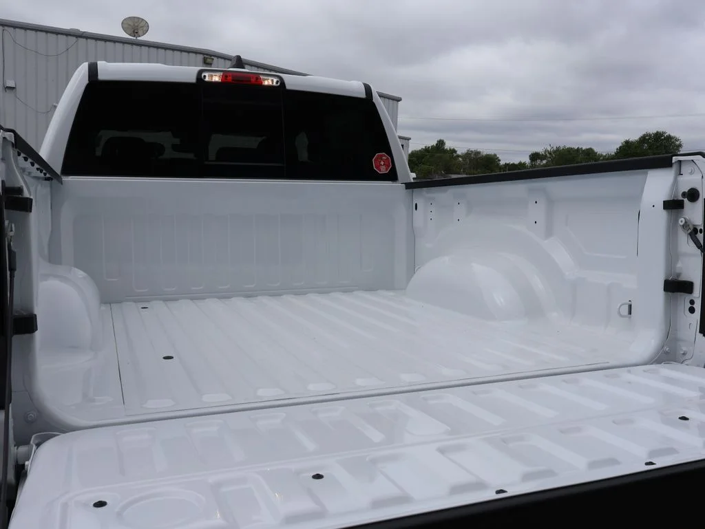 New 2026 Bright White Clear-Coat Exterior Paint RAM Big Horn/Lone Star image 15