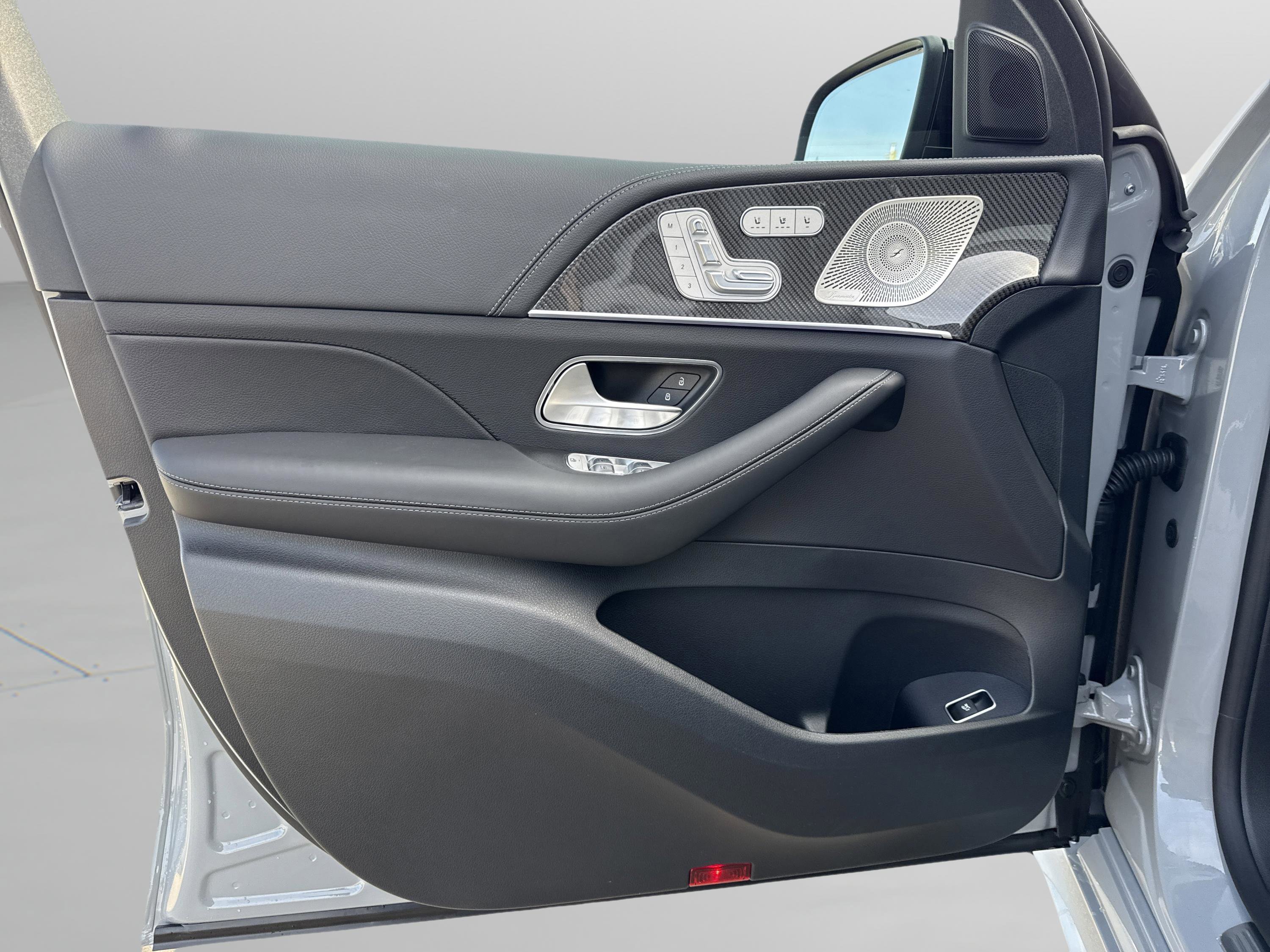 New 2026 MANUFAKTUR Alpine Grey Mercedes-Benz AMG® GLE 53 image 56