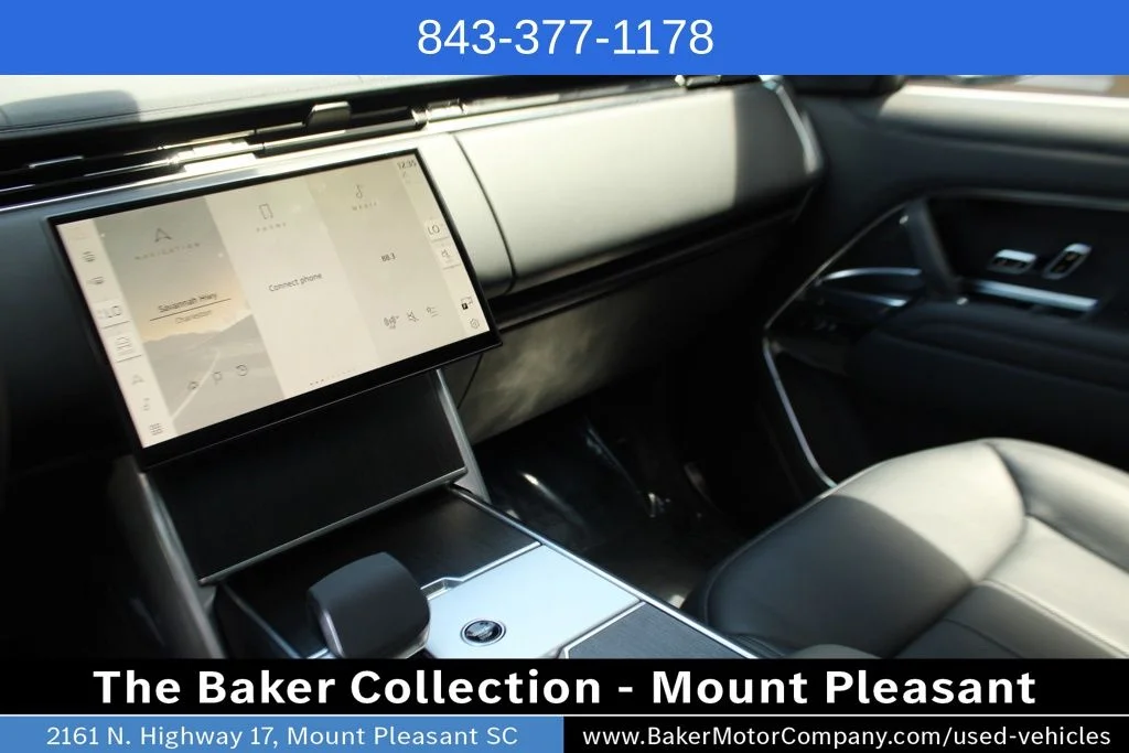 Used 2024 White Land Rover SE image 14