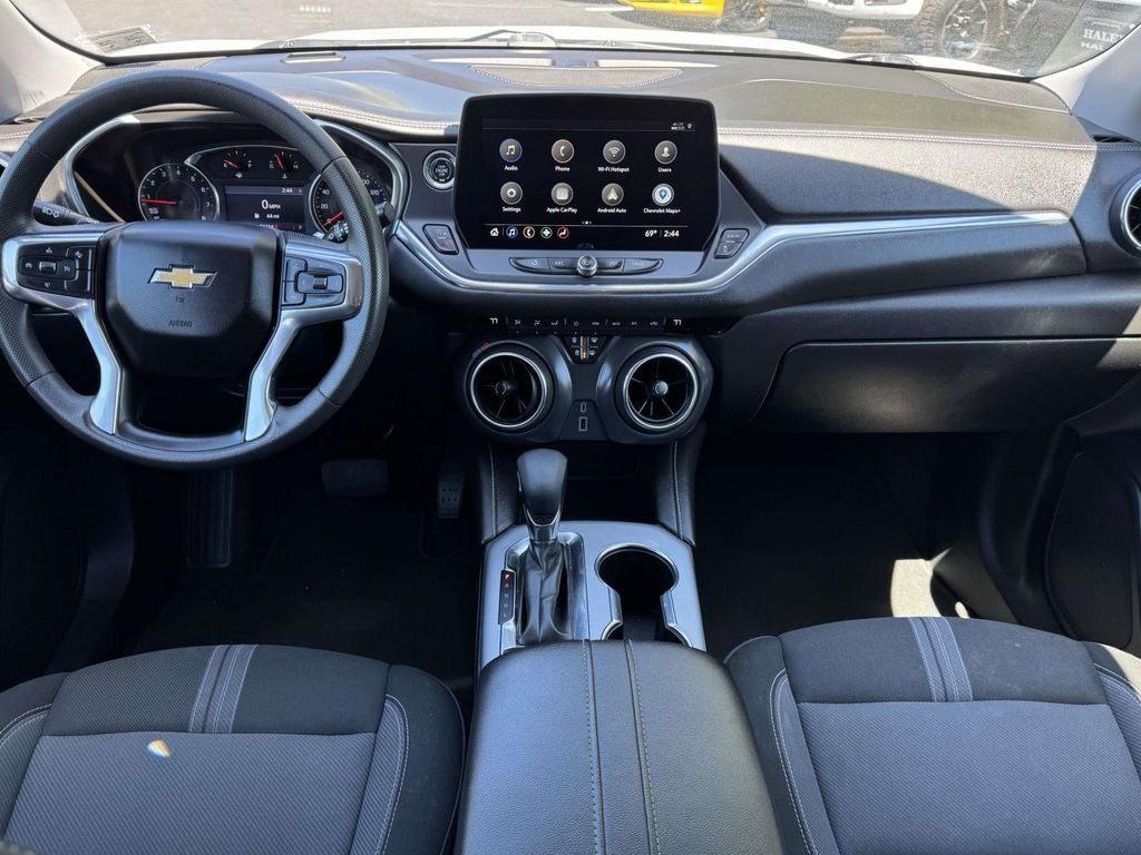 Used 2023 White Chevrolet LT image 3