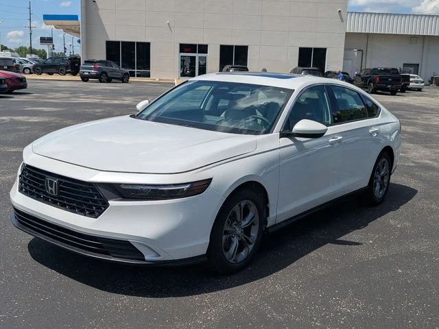 Used 2024 Platinum White Pearl Honda EX image 11