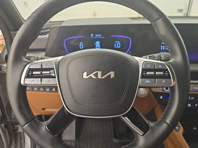 Used 2024 Wolf Gray Kia EX X-Line image 31