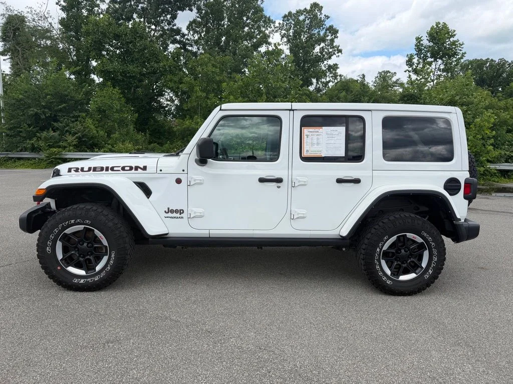Certified Used 2022 White Jeep Unlimited Rubicon image 2