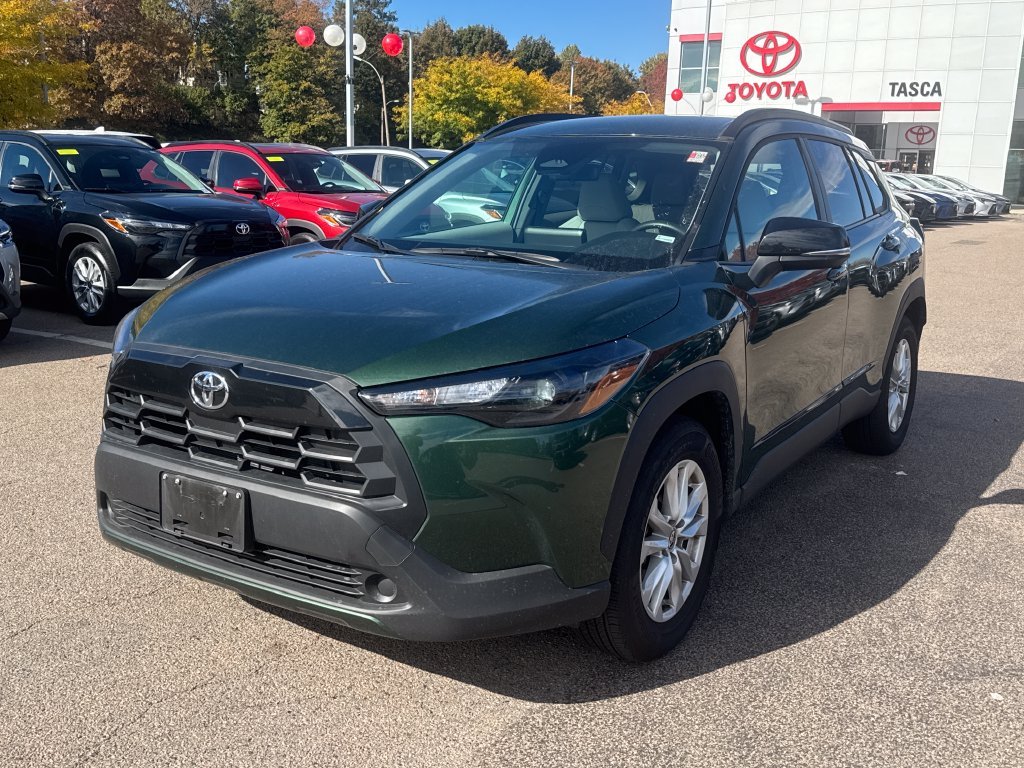 Used 2026 Green Toyota LE image 3
