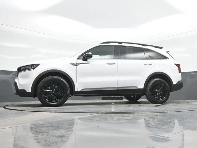 Used 2023 White Kia X-Line S image 21