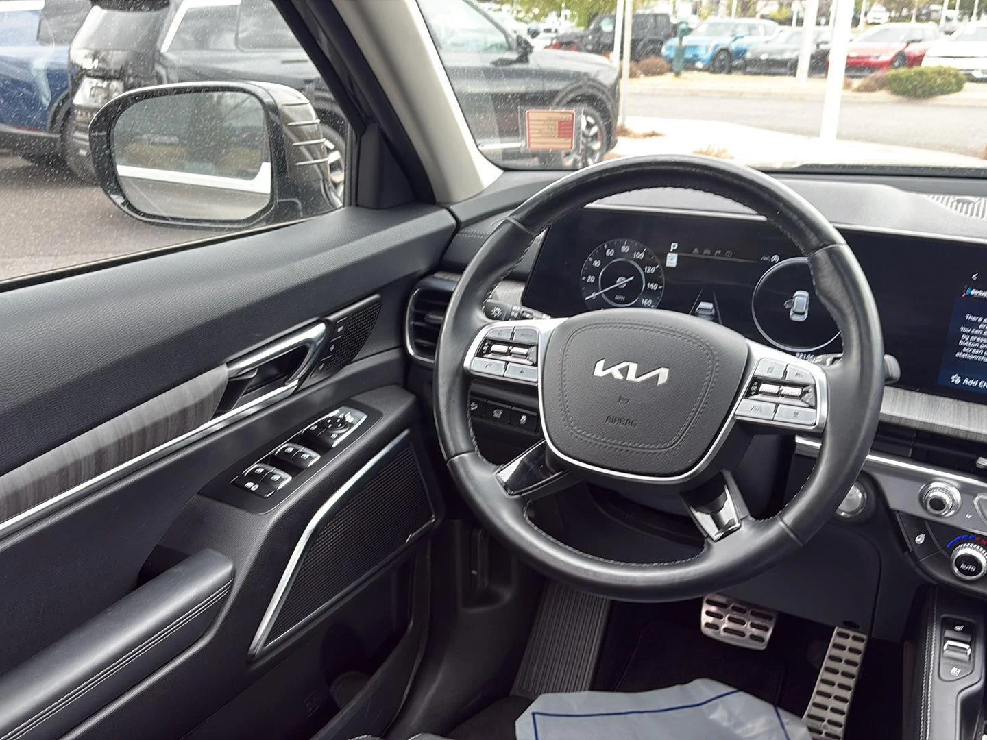 Used 2024 Dark Moss Kia SX image 21