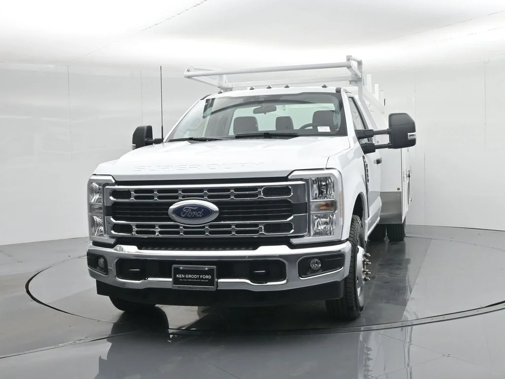 2026 Ford F-350 Super Duty Chassis Cab XL - Photo 55