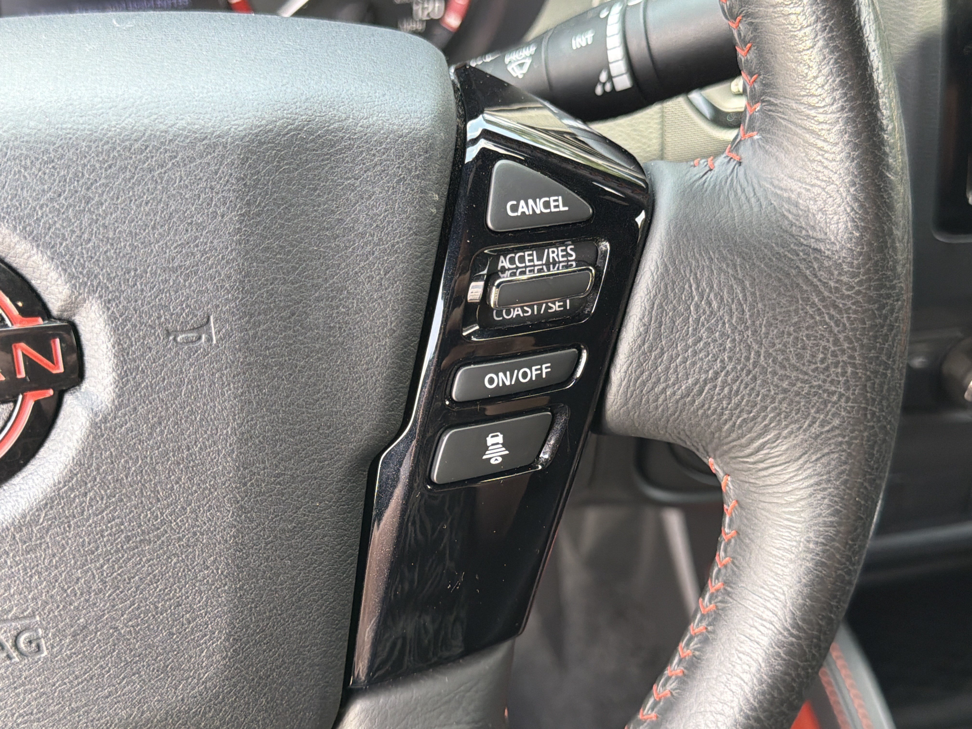 Used 2022 Super Black Nissan PRO-X image 30