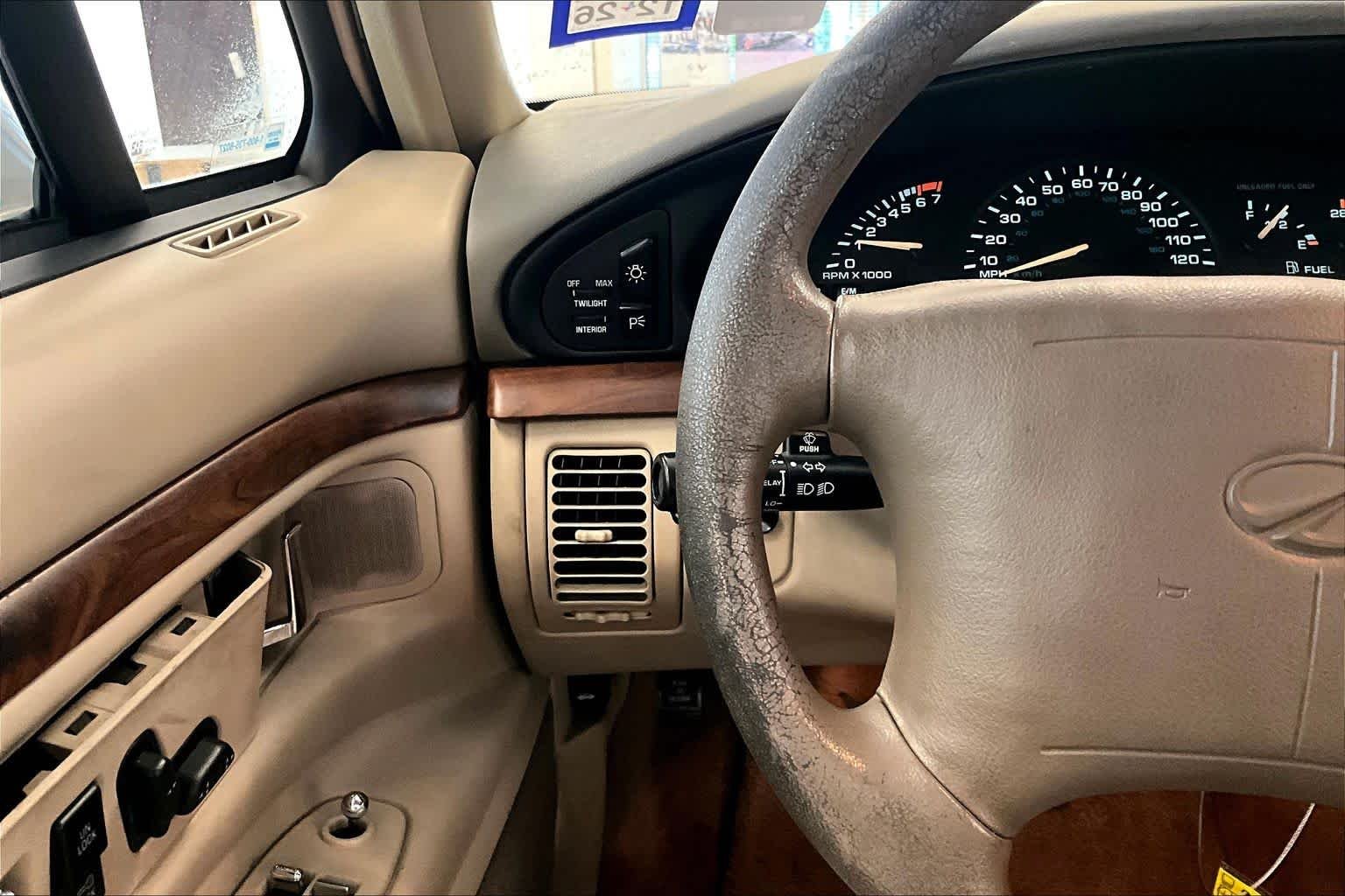 Used 1999 Champagne Oldsmobile  image 22