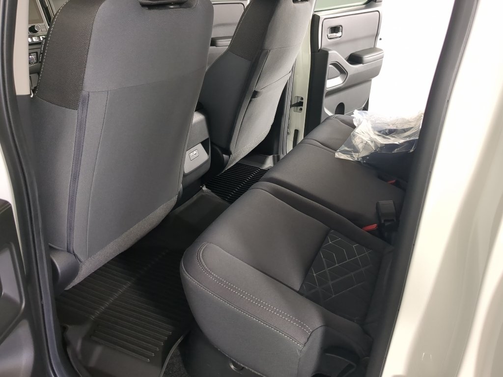 2026 Nissan Frontier SV - Photo 14