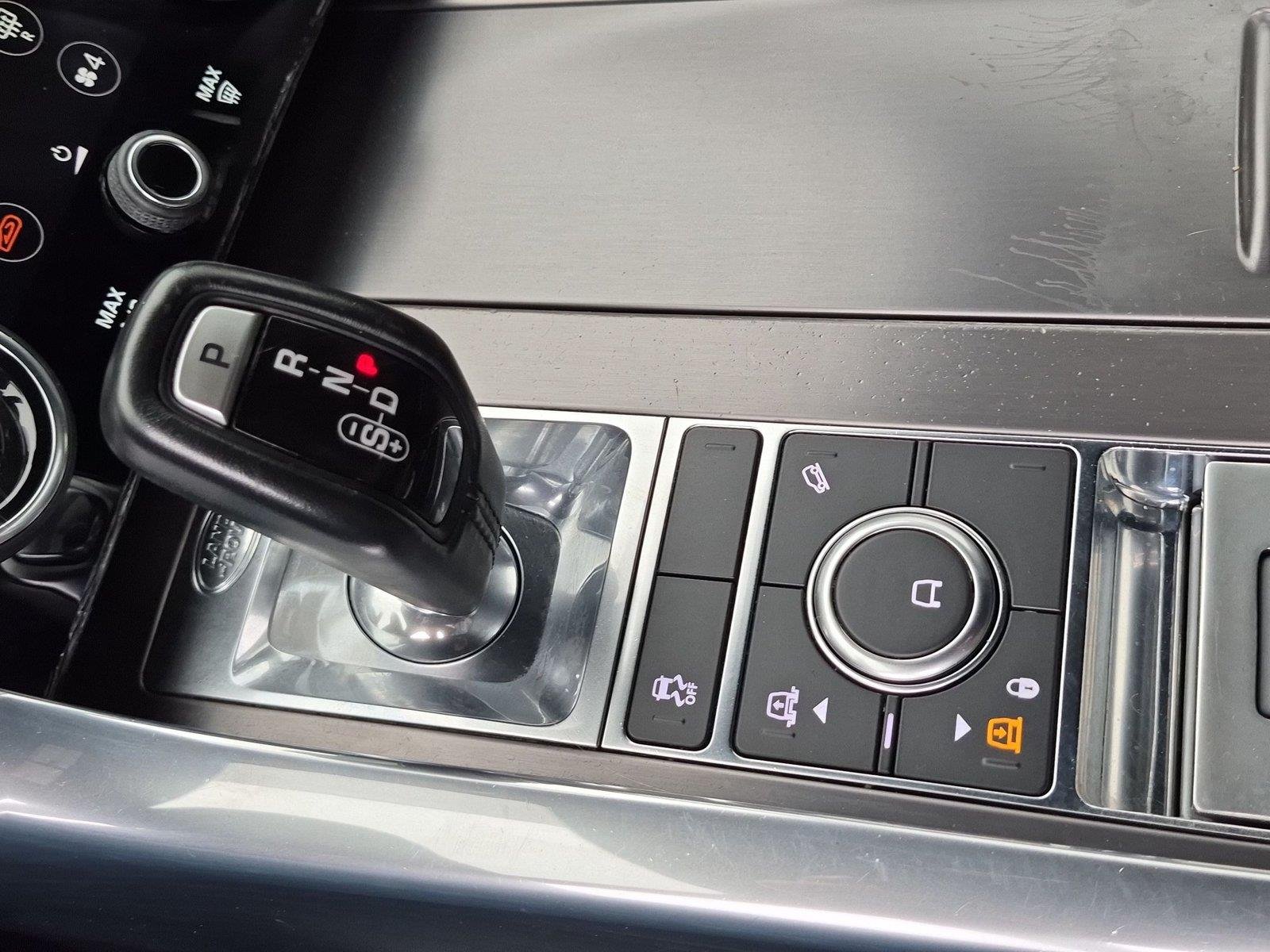 Used 2018 Fuji White Land Rover SE image 28