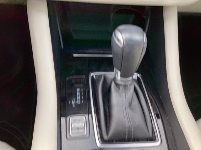 Used 2018 Sonic Silver Metallic Mazda Grand Touring Reserve image 31