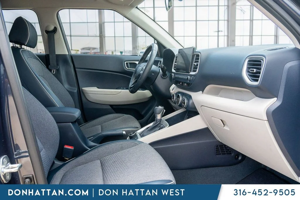 Used 2022 White Hyundai Limited image 27