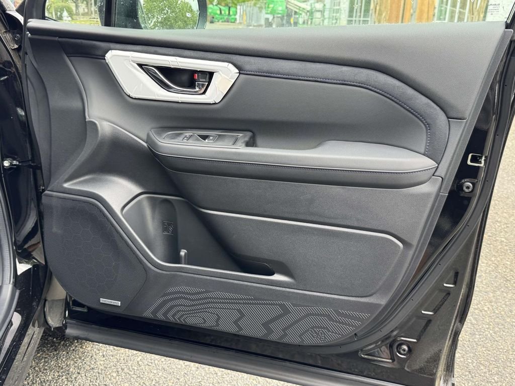 New 2026 CRYSTAL BLACK SILICA Subaru Limited Hybrid image 8