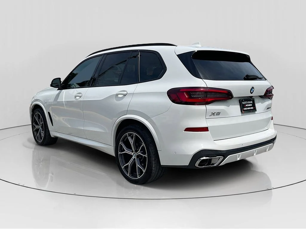 Used 2022 White BMW xDrive40i image 5