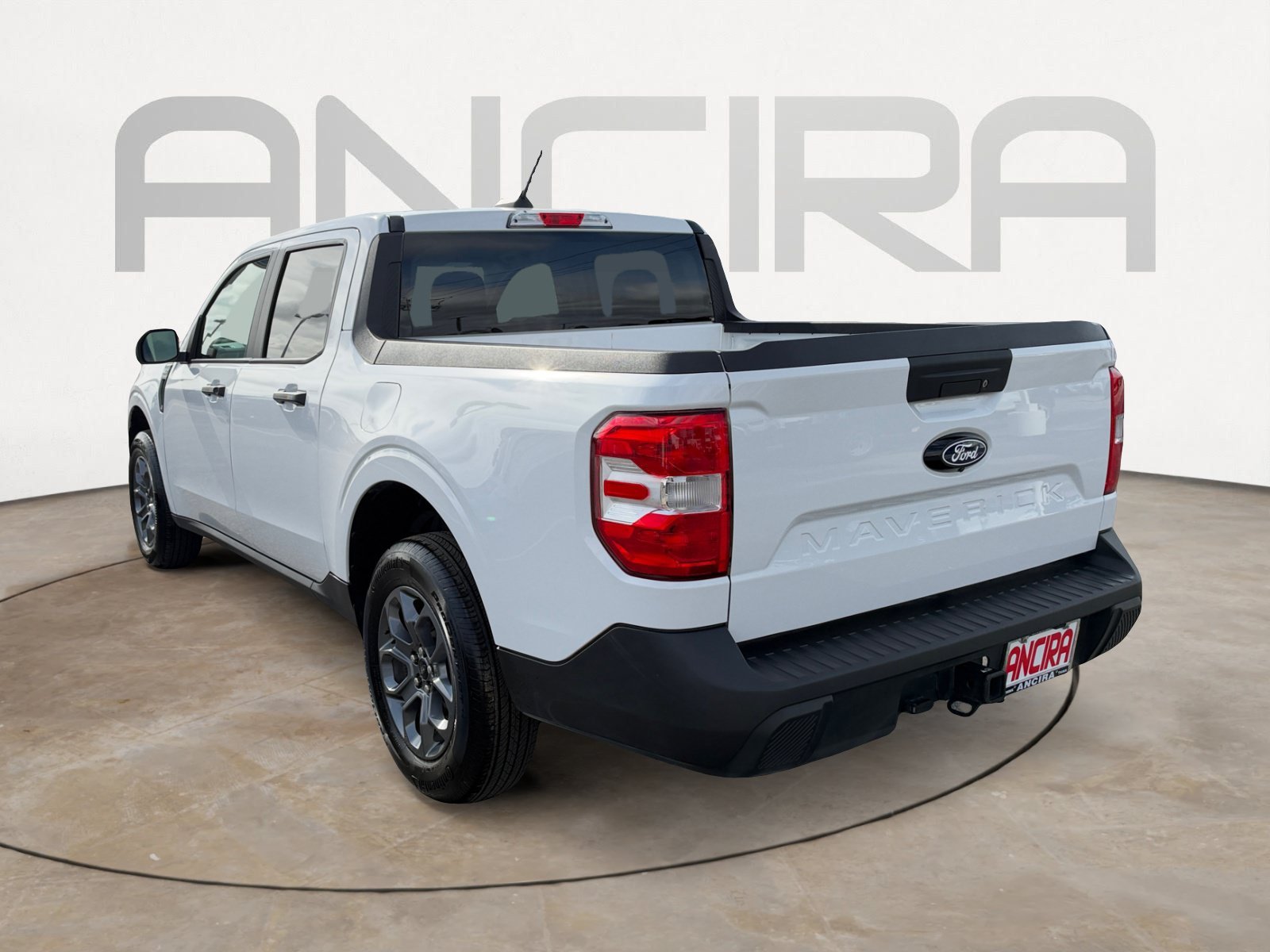 Used 2026 Oxford White Ford XLT image 5