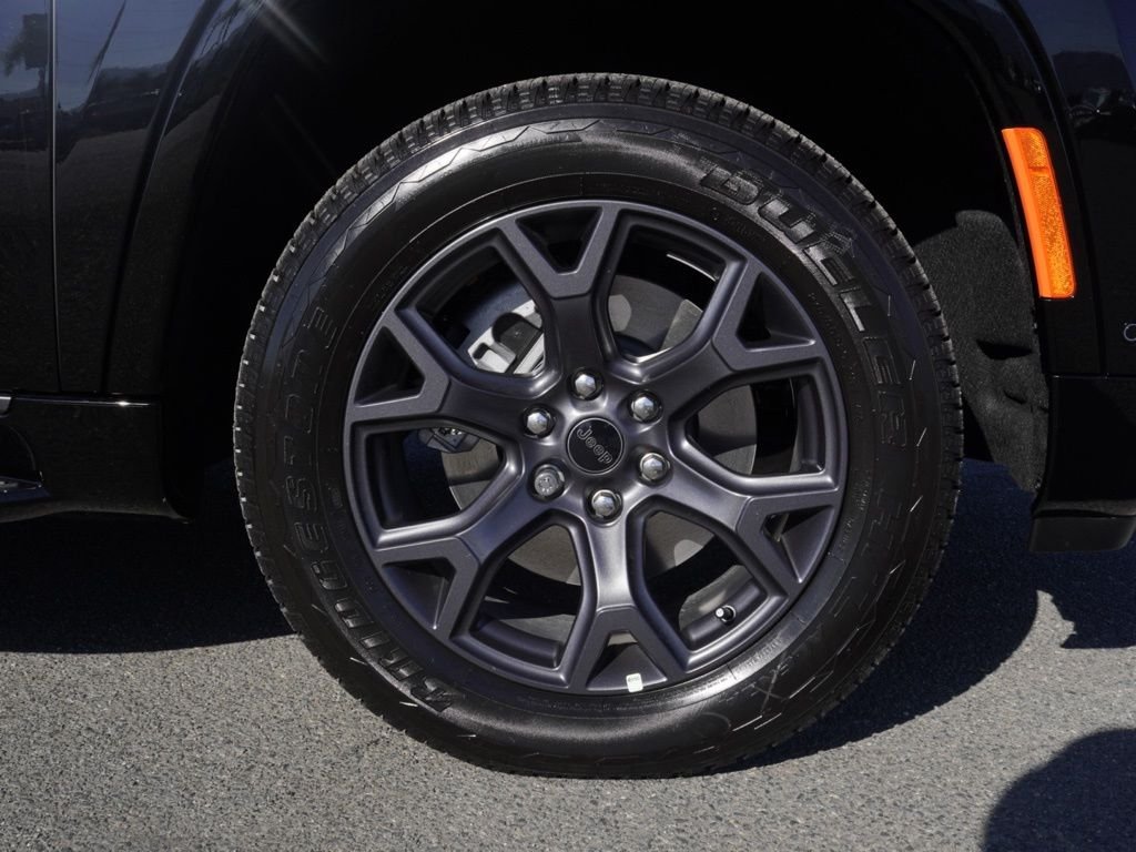 New 2026 High Gloss Black Exterior Paint Jeep Limited Altitude 4X4 image 9