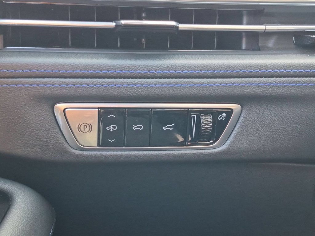 2026 Cadillac Escalade IQL Sport - Photo 16