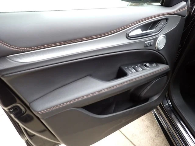 2025 Alfa Romeo Stelvio Intensa - Photo 15
