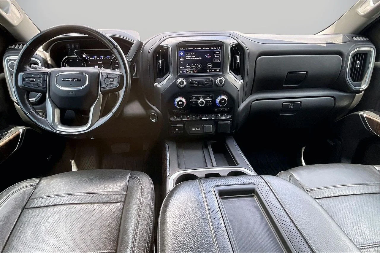 Used 2021 White GMC Denali image 15