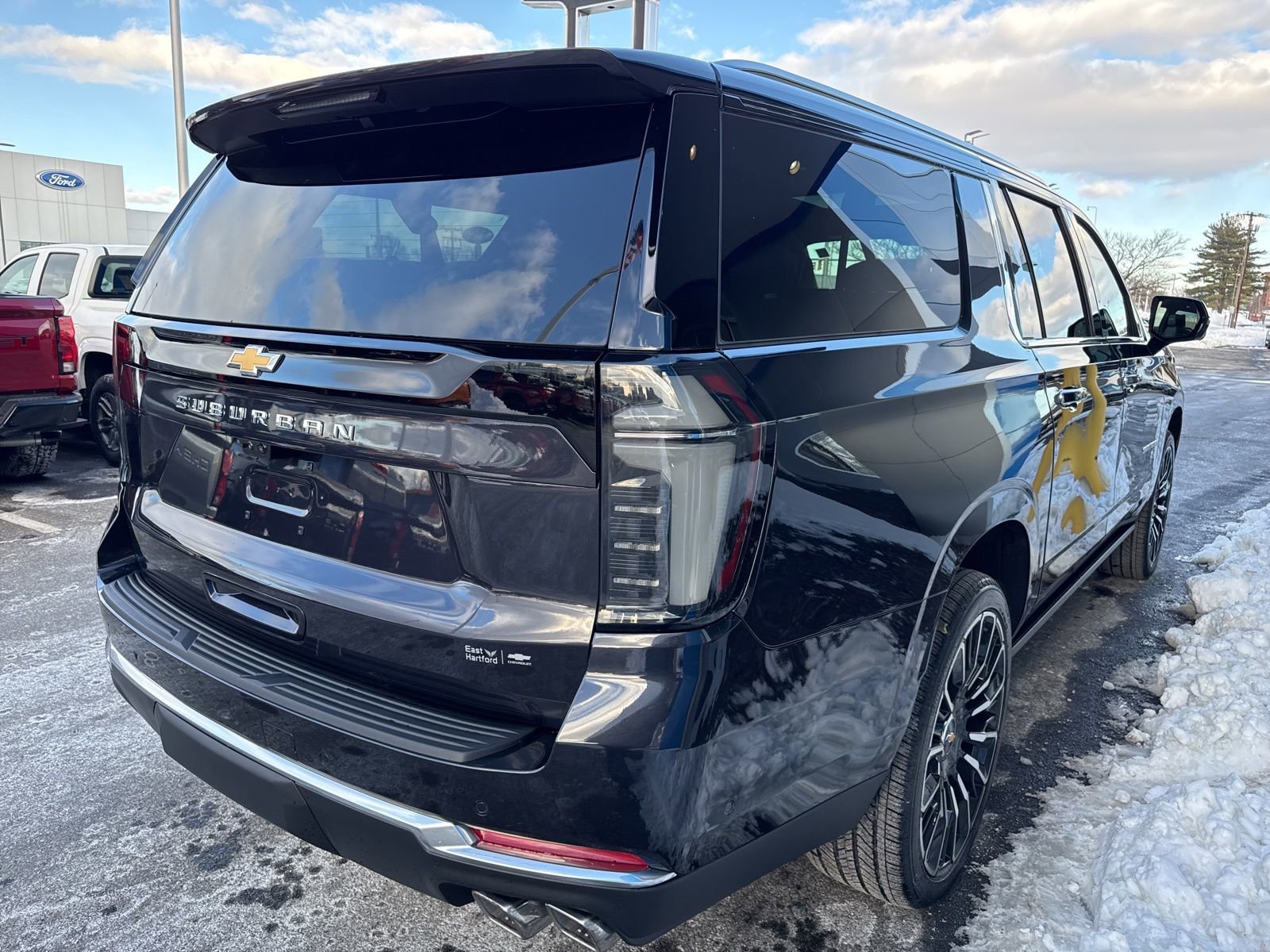 New 2026 Dark Ash Metallic Chevrolet High Country Deluxe with 24in Wheels - Panoramic Sunroof - Super Cruise - Technology & Entertainment image 6