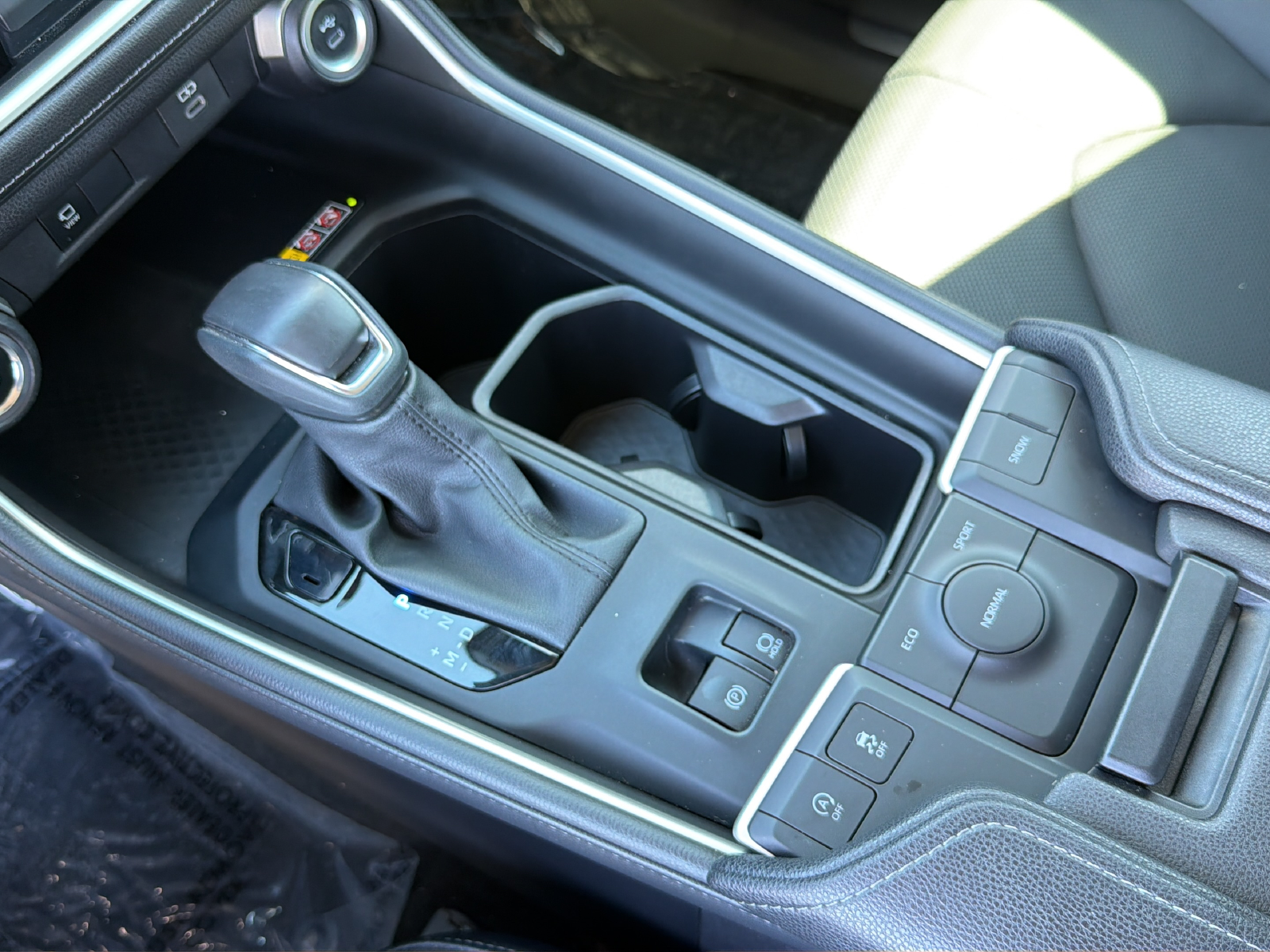 Used 2025 Cloud Toyota Limited image 27