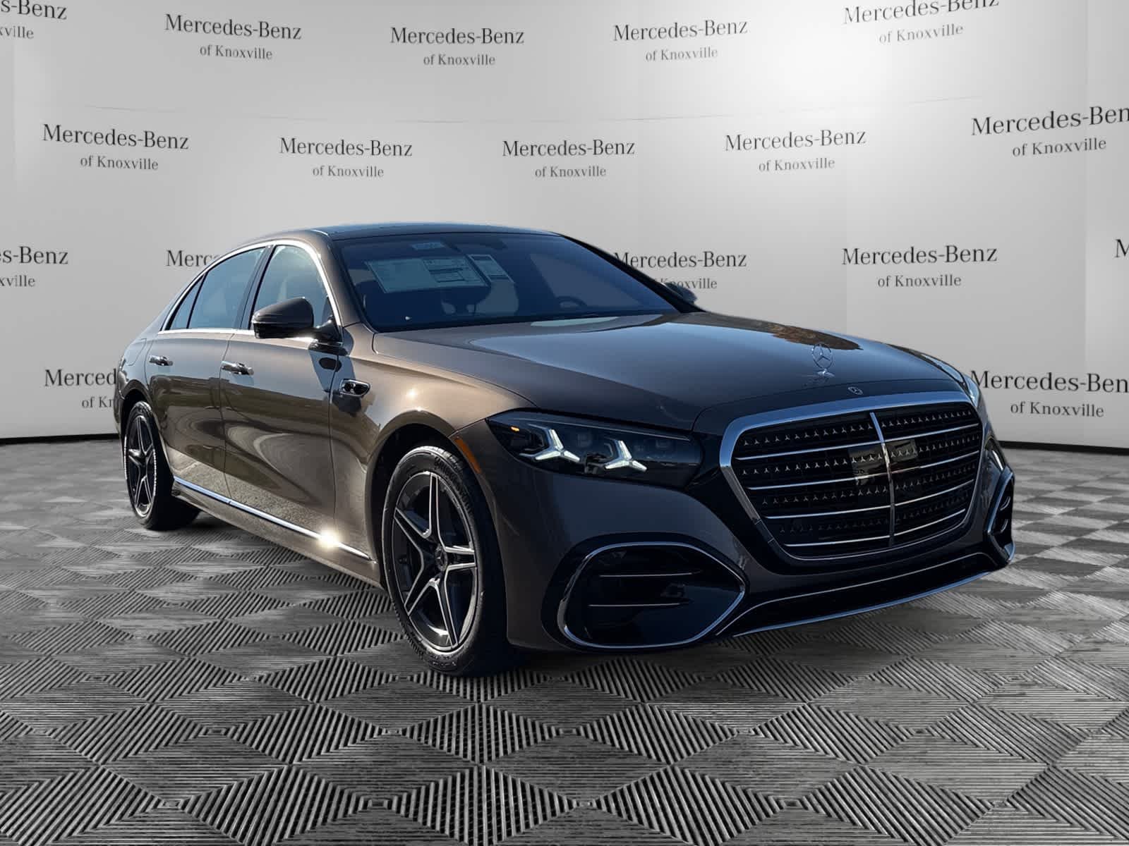 New 2027 Sonoran Brown Metallic Mercedes-Benz S 580 image 7