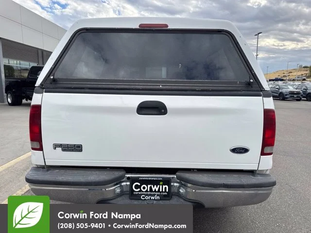 Used 2003 White Ford  image 5
