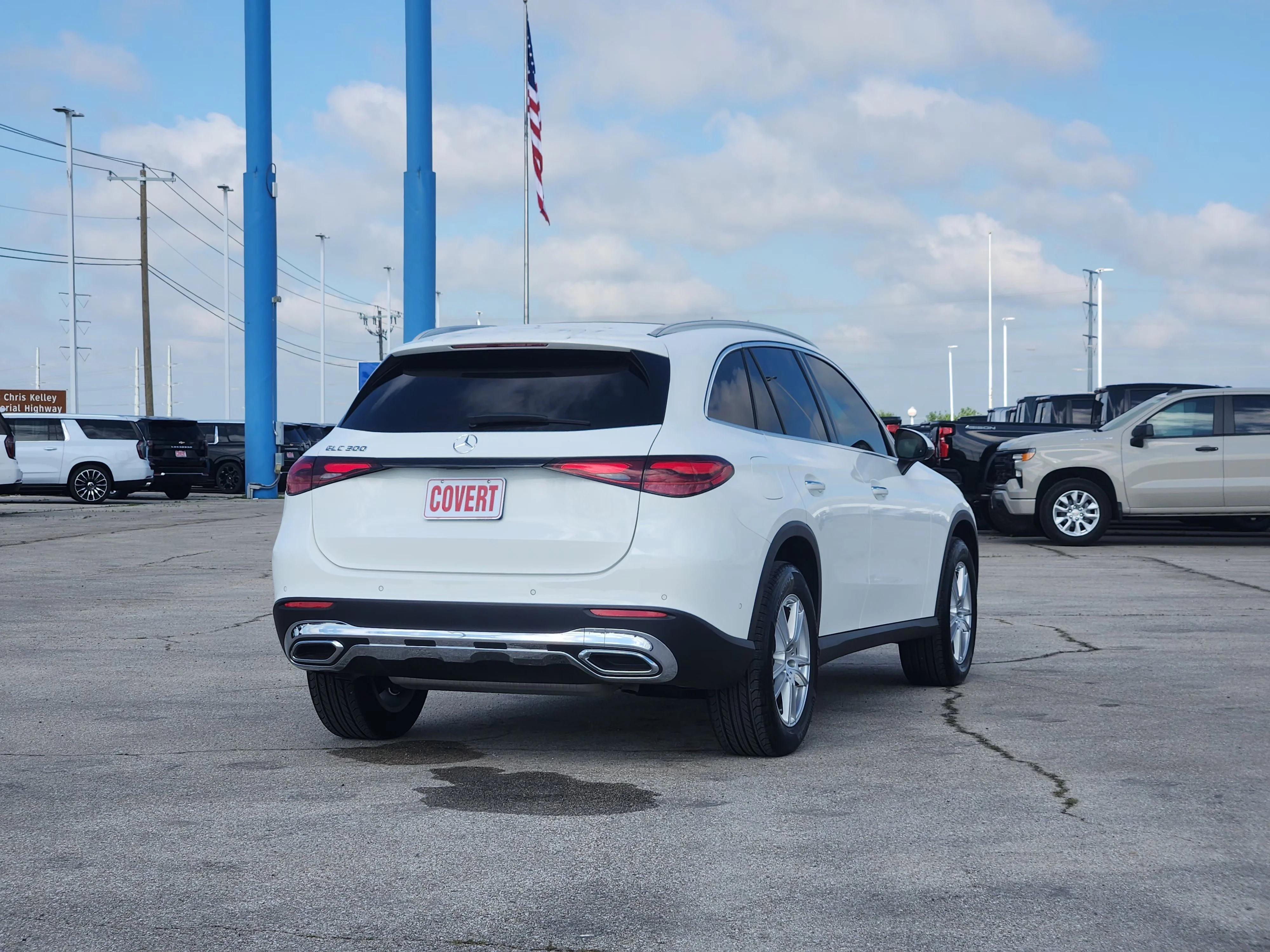 Used 2025  Mercedes-Benz GLC 300 Base image 7