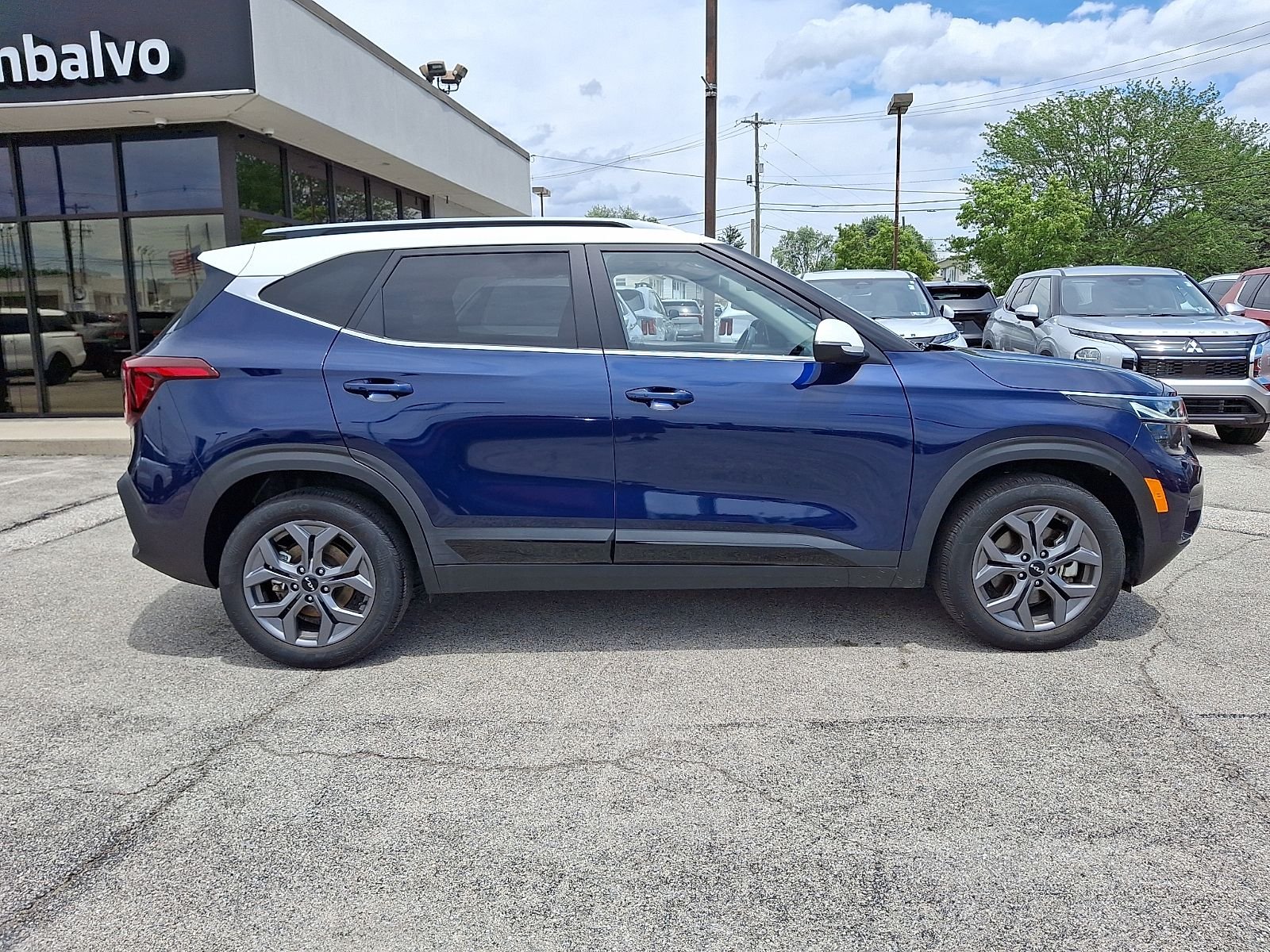 Used 2024 Blue Kia S image 8