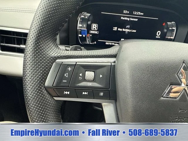 Used 2024  Mitsubishi SEL image 31
