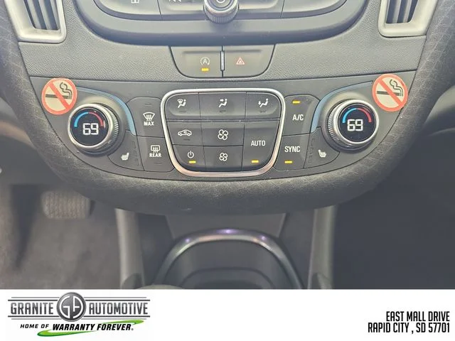 Used 2025 Gray Chevrolet LT image 18