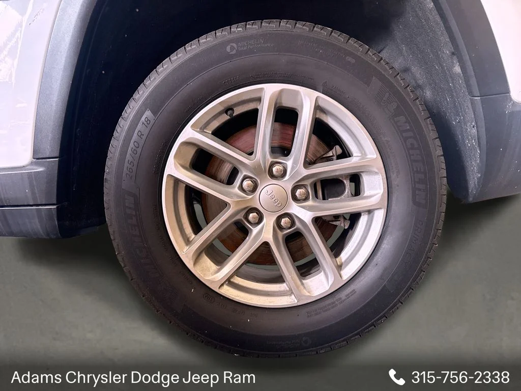 Used 2023 White Jeep Laredo image 24