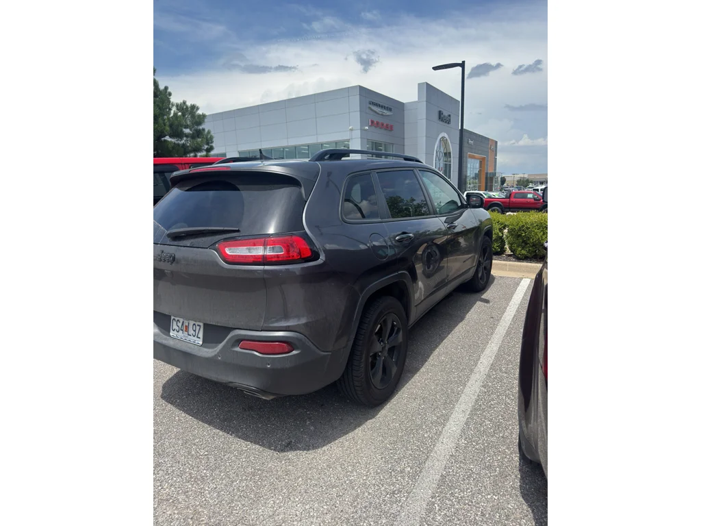 Used 2016 Brilliant Black Crystal Pearlcoat Jeep Altitude image 3