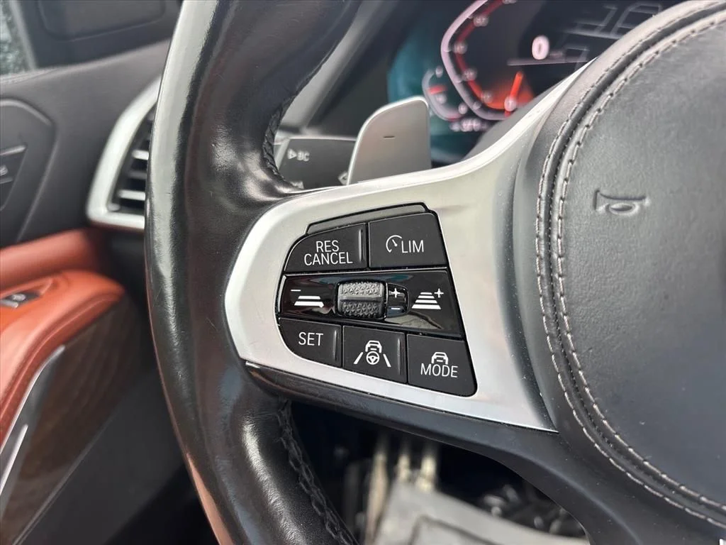 Used 2022 Black BMW sDrive40i image 29
