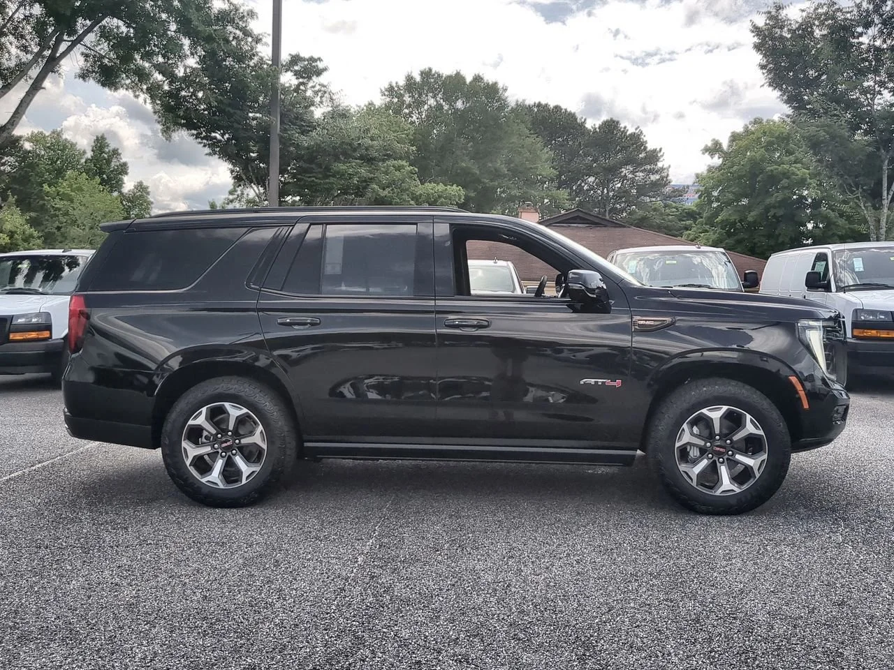 New 2026 Onyx Black GMC AT4 Ultimate image 9