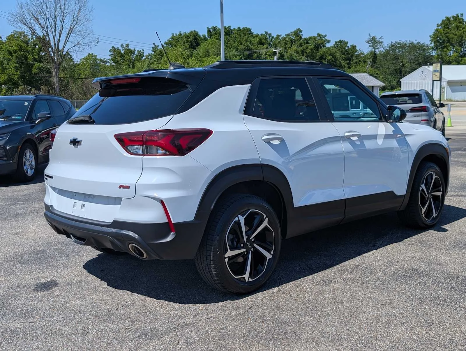 Used 2022 SUMMIT WHITE Chevrolet RS image 8