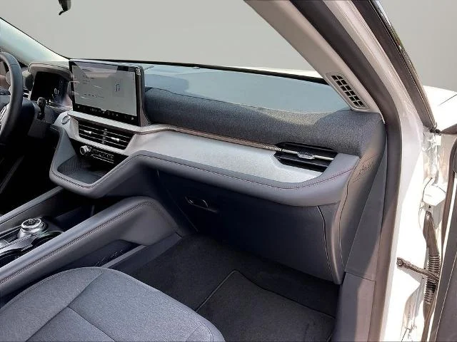 New 2026 Star White Metallic Tri-Coat Ford Active image 67