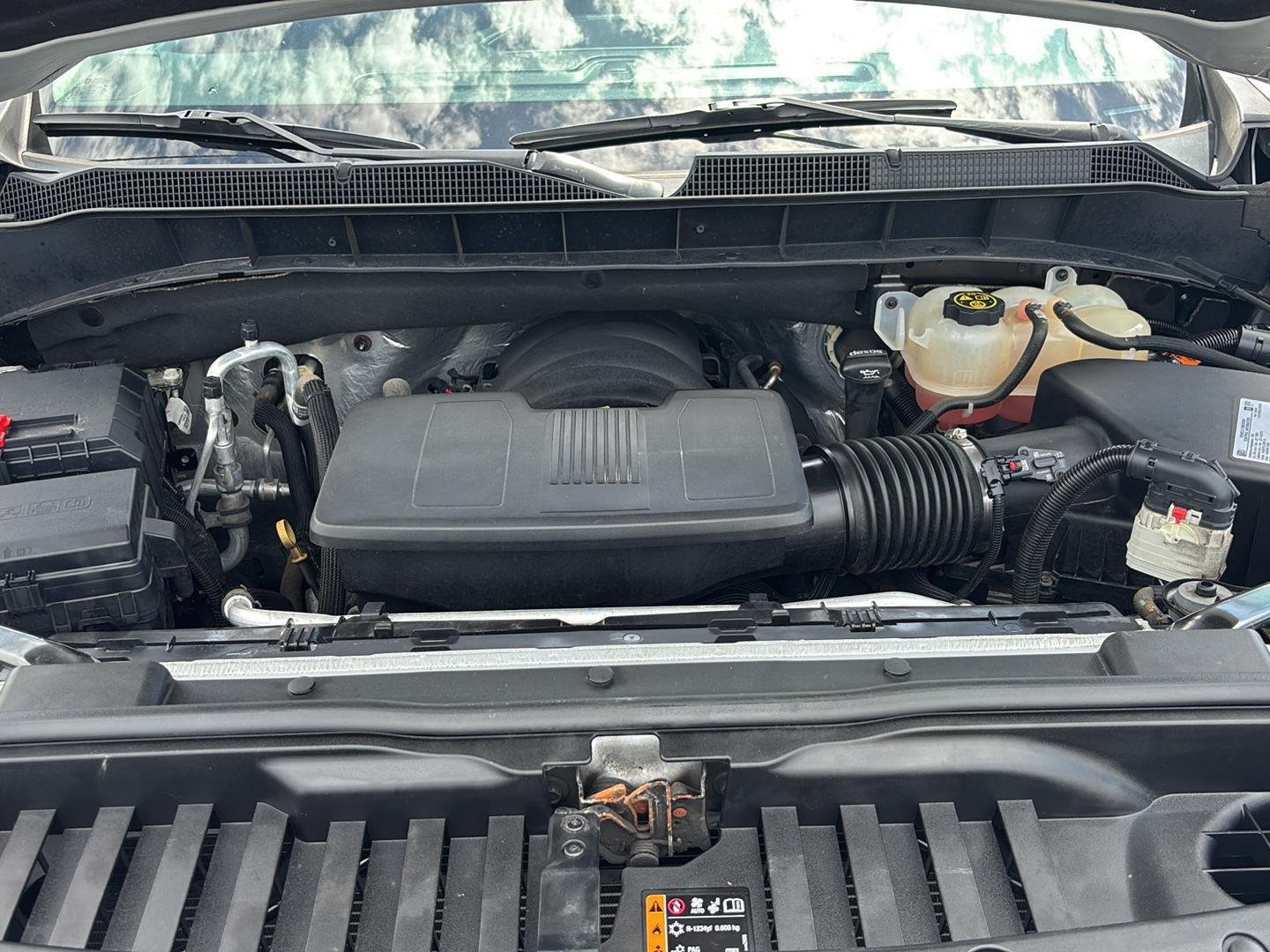 Used 2019 Silver Ice Metallic Chevrolet LT image 9