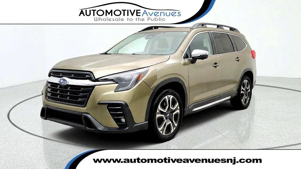 Used 2023 Autumn Green Metallic Subaru Limited 8-Seater w/ Moonroof & Nav System image 1