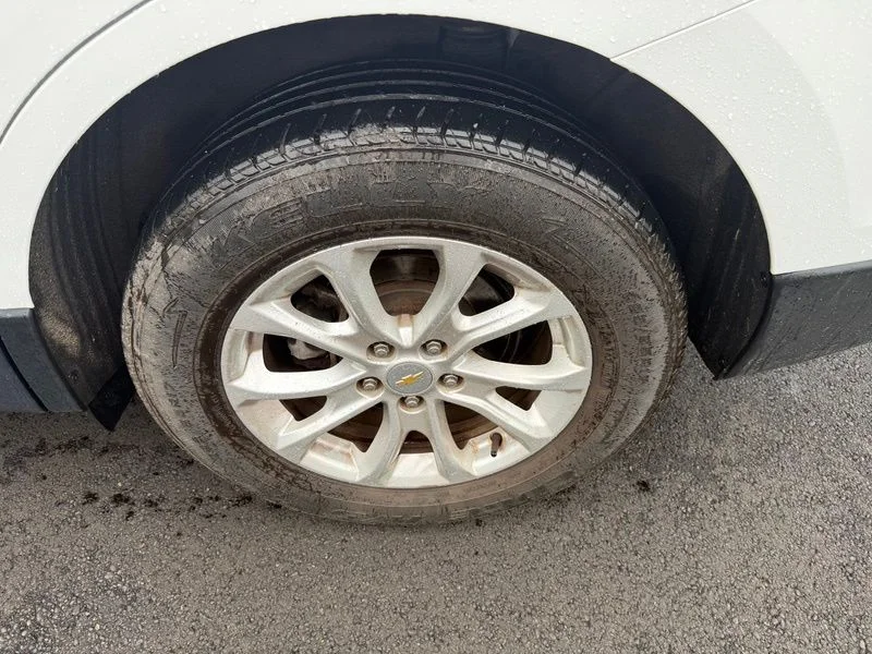 Used 2018 White Chevrolet LS image 15