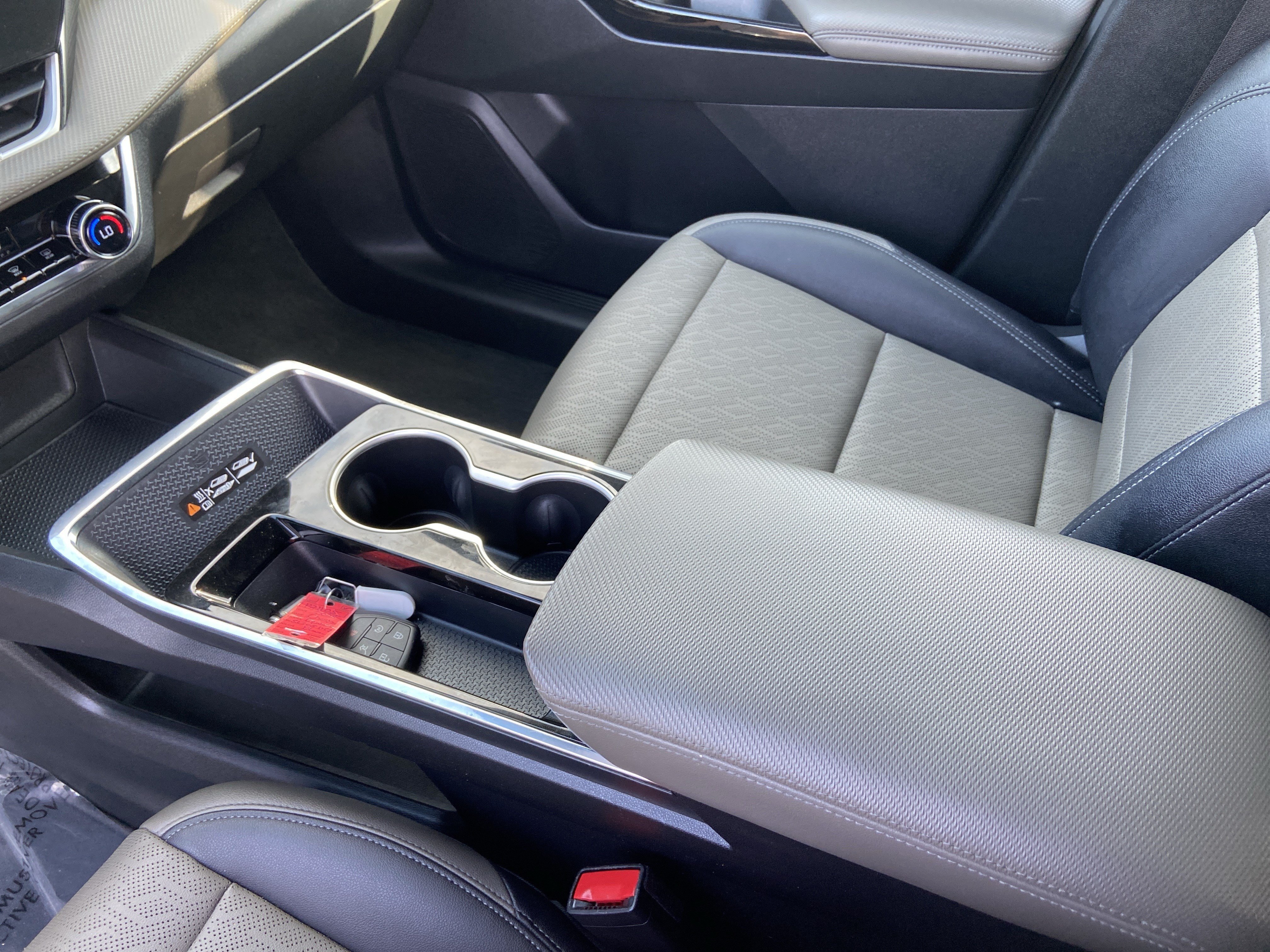 Used 2025 Lakeshore Blue Metallic Chevrolet AWD LT image 24