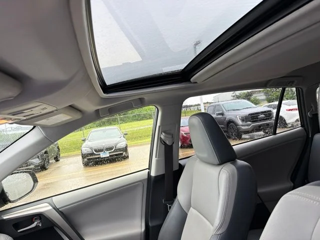 Used 2013 Green Toyota Limited image 5