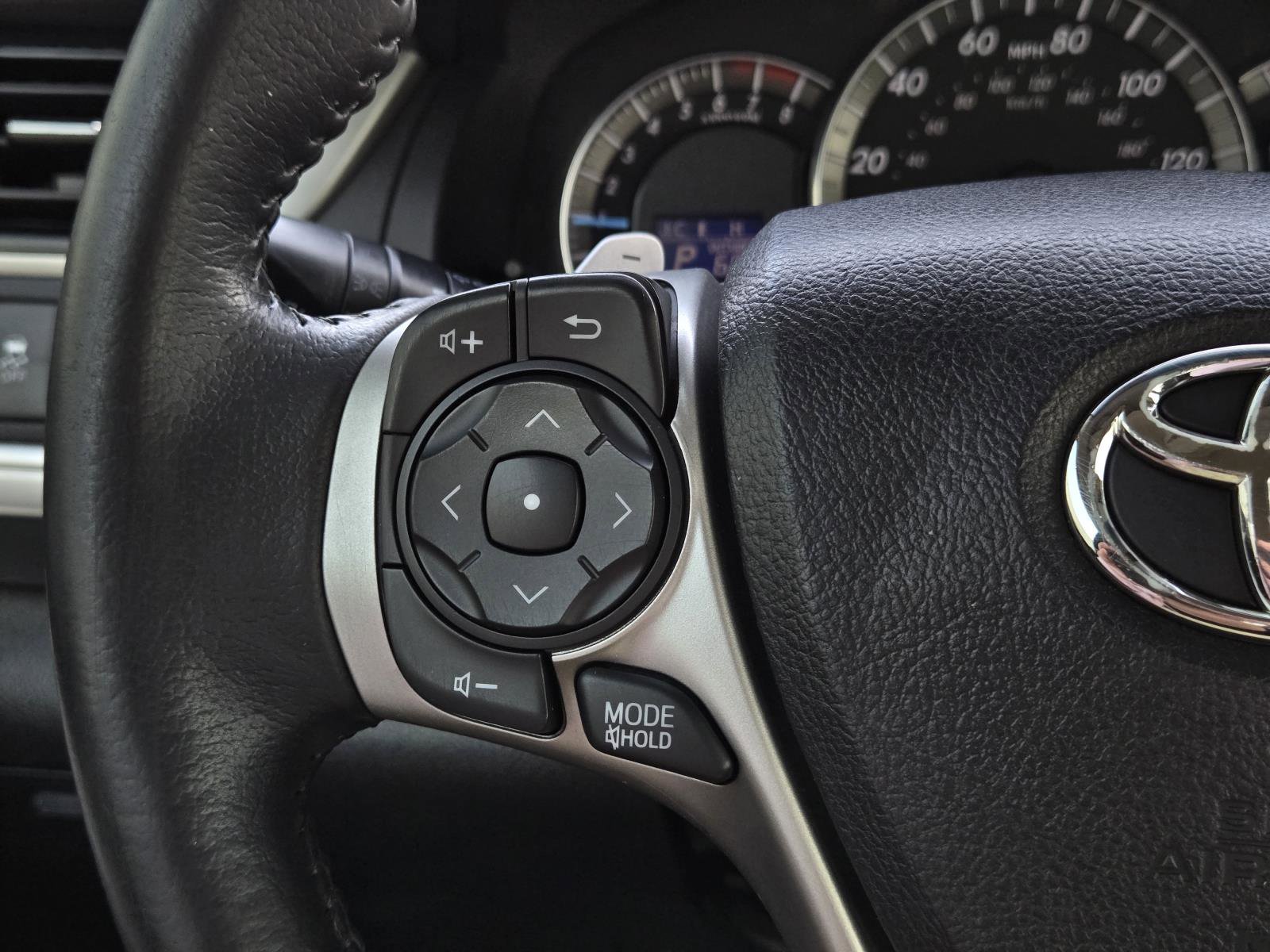 Used 2014 Barcelona Red Metallic Toyota SE image 15