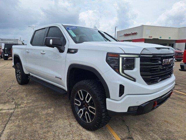 Used 2023 WHITE GMC AT4 image 7
