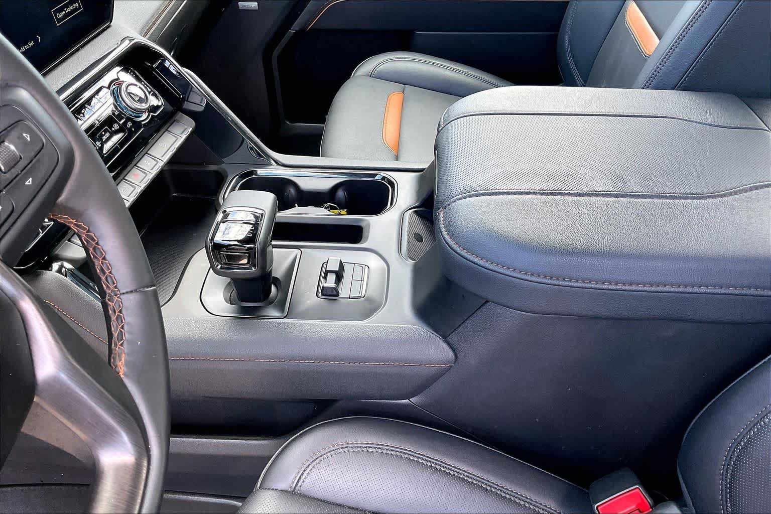 Used 2026 Summit White GMC AT4 image 17