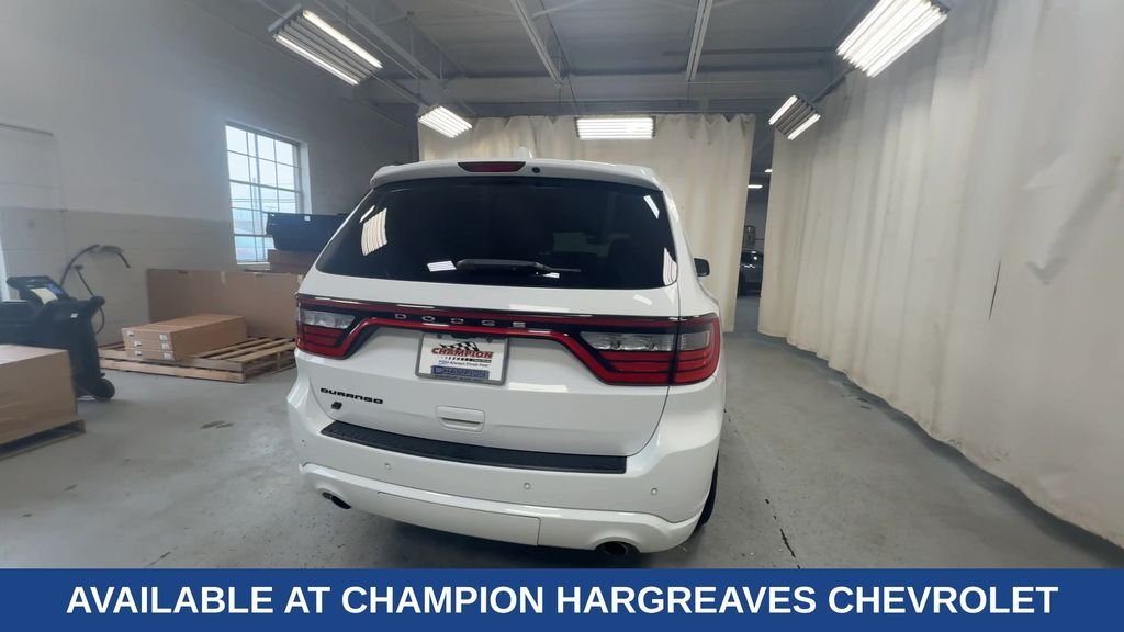 Used 2018 White Dodge SXT image 10